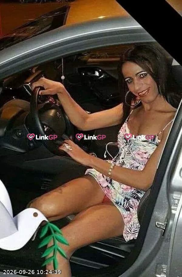 Renata — travesti em Ramos
