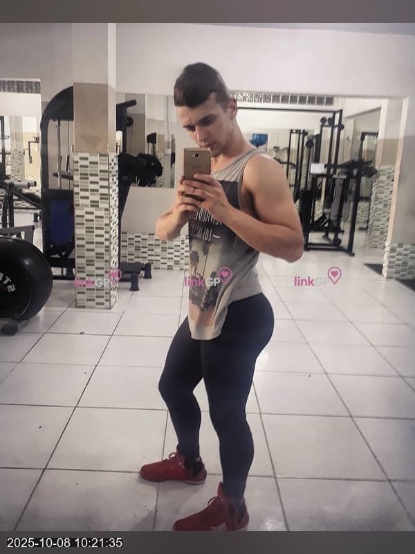 Adam Lawford — sexo virtual por videochamada