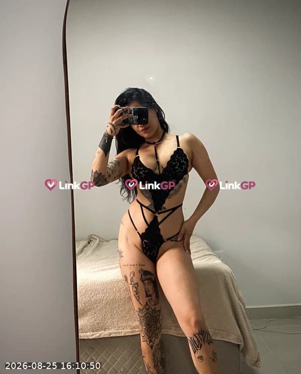 Bela Tattoo — sexo virtual por videochamada