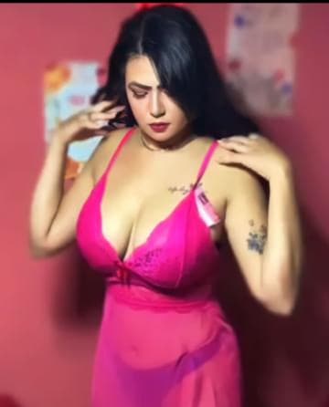 Karineb — videochamada erótica e sexting online