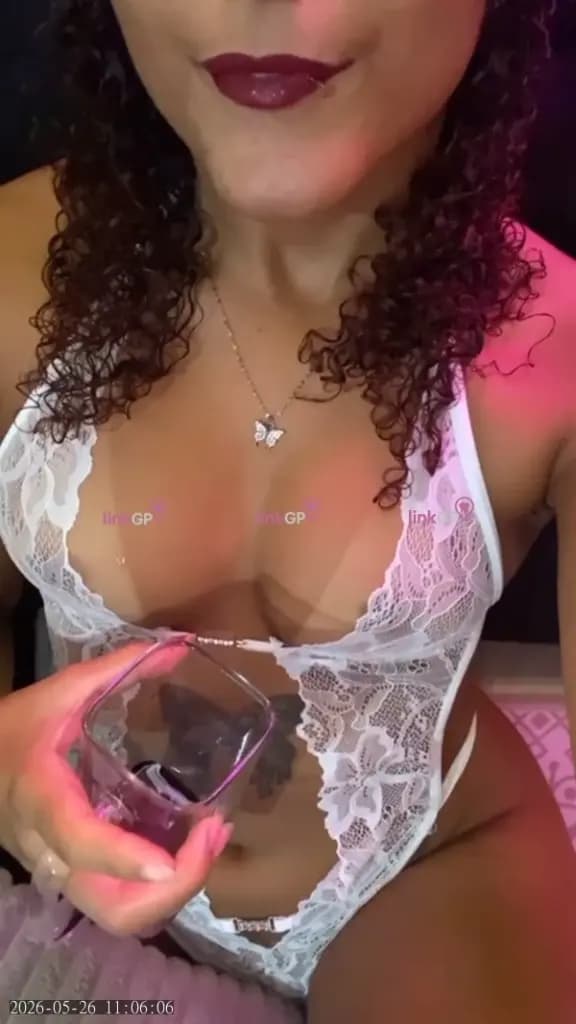 Kayra — videochamada erótica e sexting online