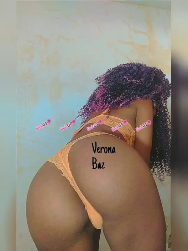 Verona Baz — videochamada erótica e sexting online